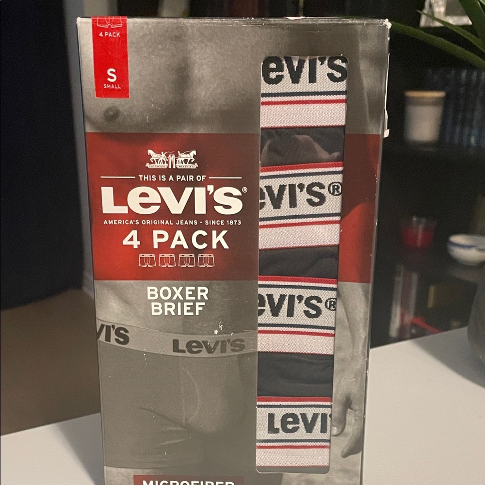 Levi's 4-Pack Boxer Briefs - Black and White